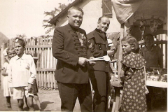 Kiss-Istvan-fojegyzo-mellette-a-banya-fomernoke-1943.-aug.-20
