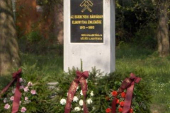 Masolat-A-banyasz-emlekmu-koszorukkal